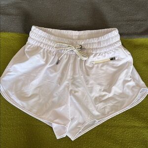 Vuori Women's Clementine Athletic White Shorts- size XS